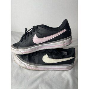 4Y | 6 WOMEN'S NIKE COURT LEGACY SE LEATHER BLACK WHITE PINK DC3959-001